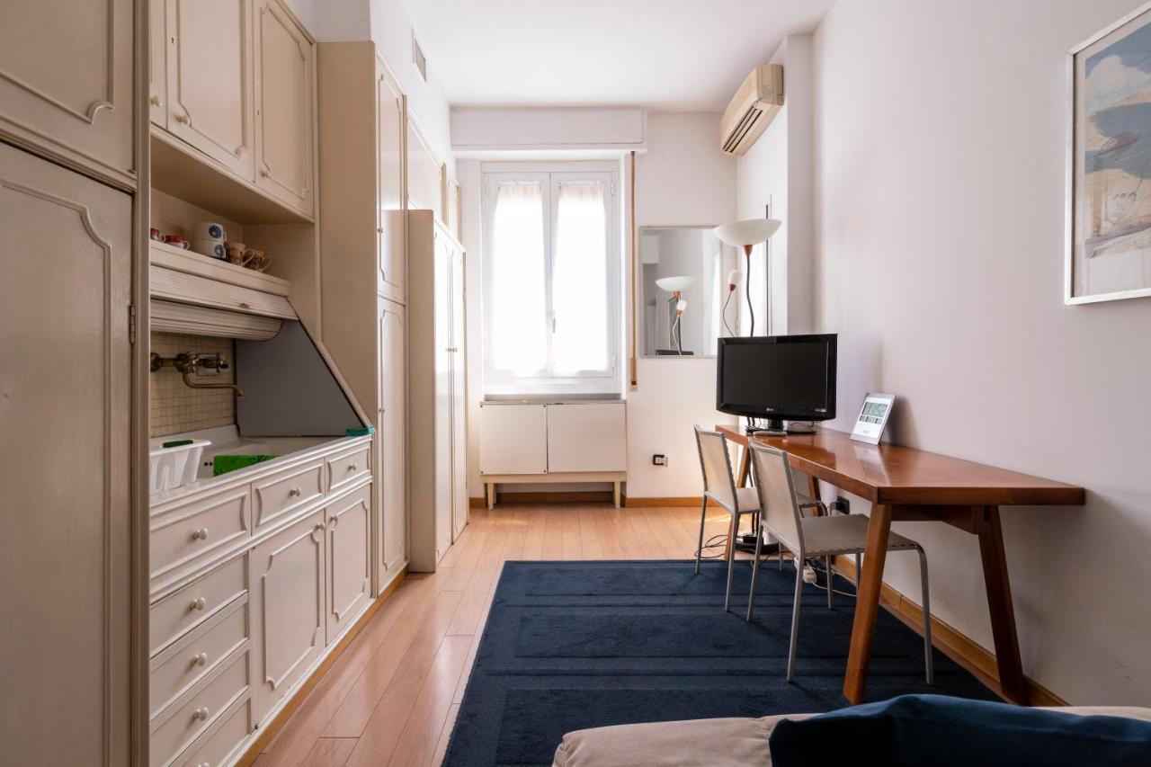 Via San Vincenzo Apartament -by Yoof *